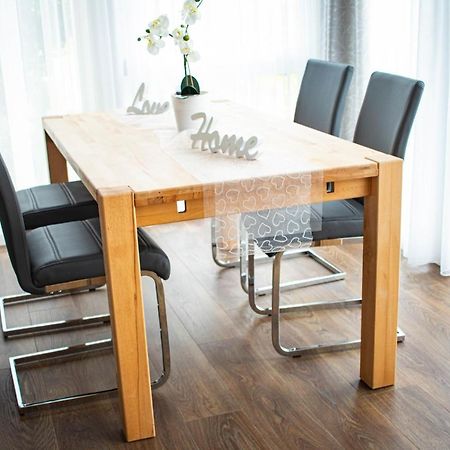 Ferienwohnung Am Schlosspark Ebersdorf  Екстер'єр фото