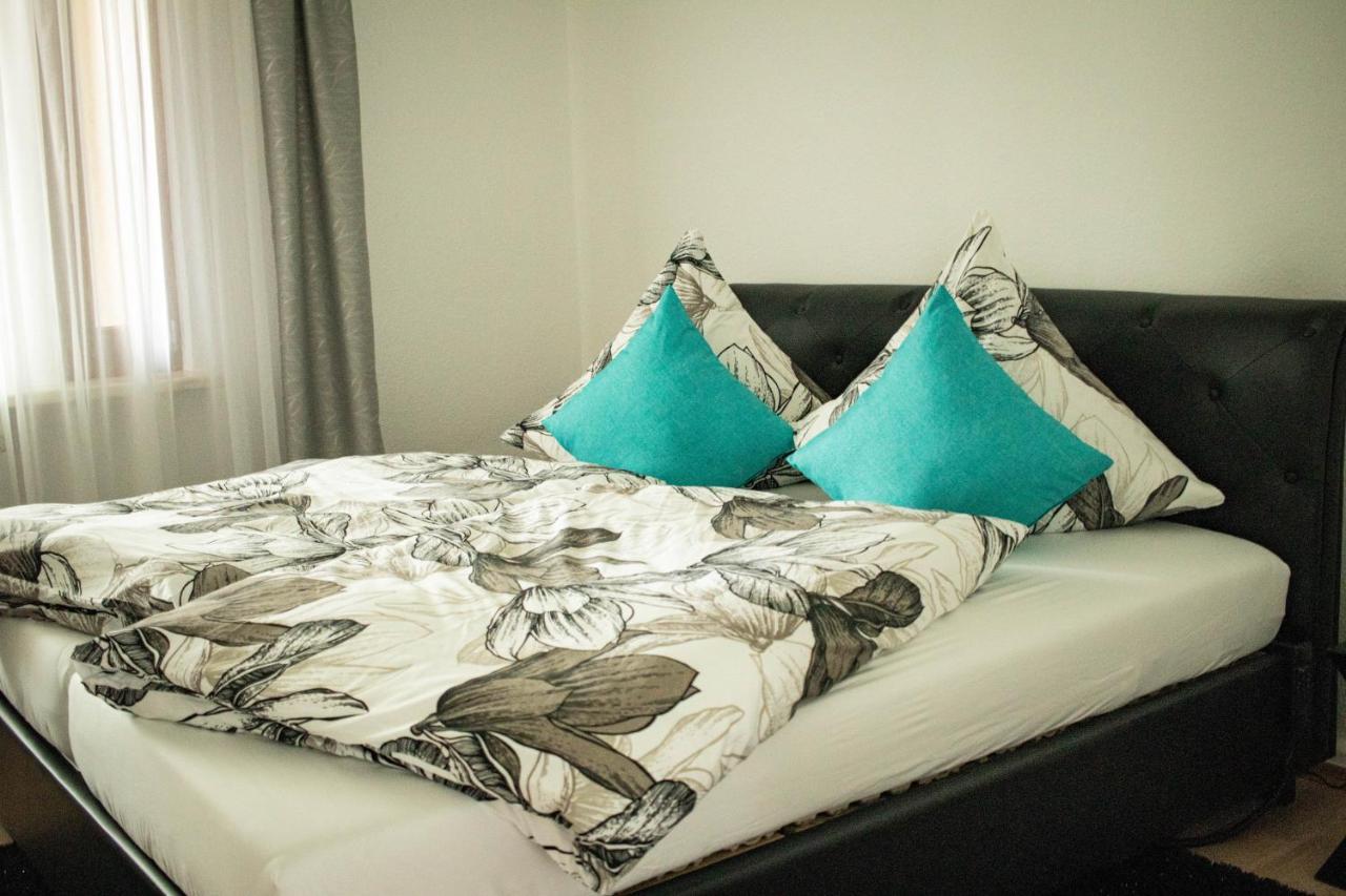 Ferienwohnung Am Schlosspark Ebersdorf  Екстер'єр фото